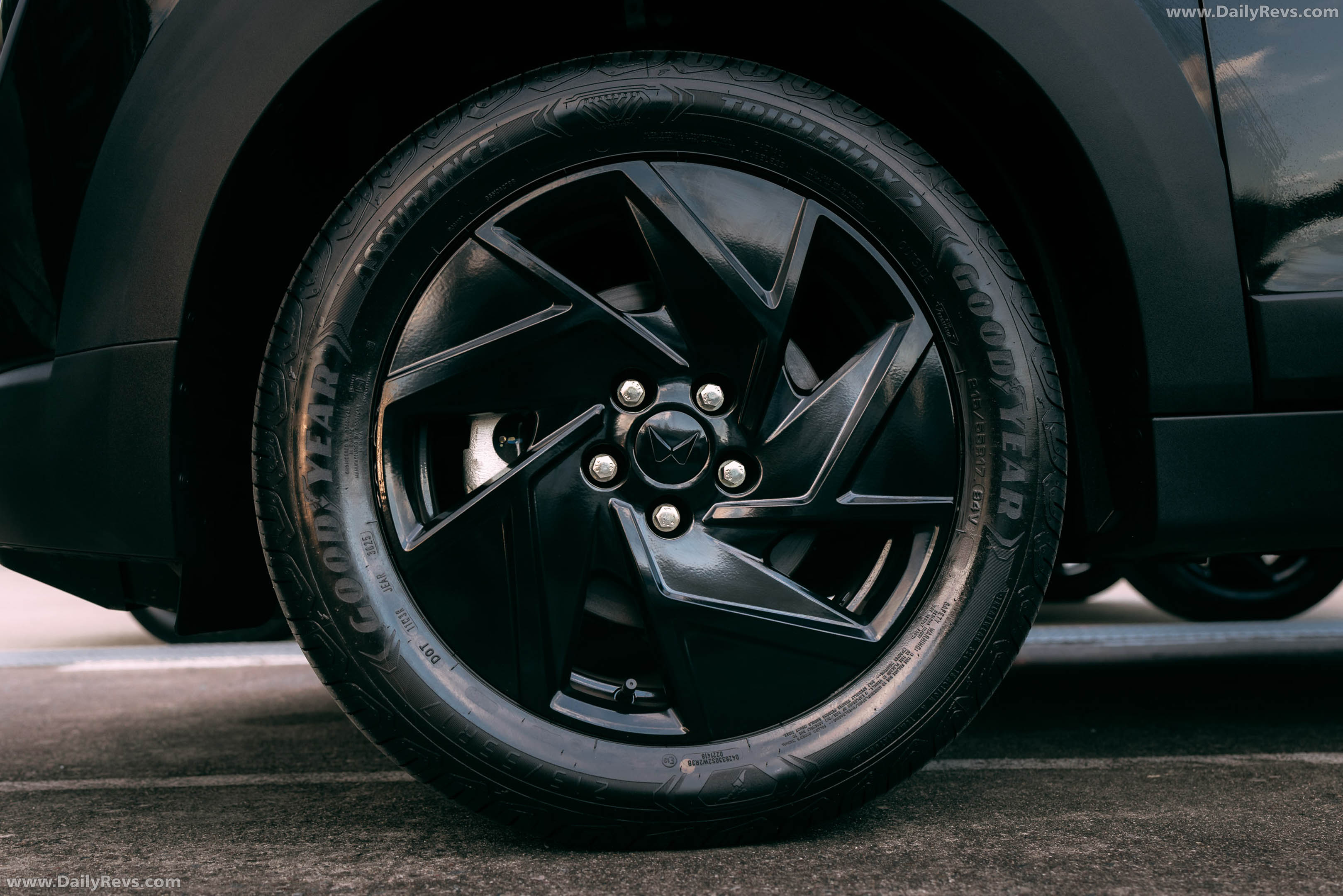 2026 Mahindra Motors XUV 3XO Black Anniversary Edition Exterior